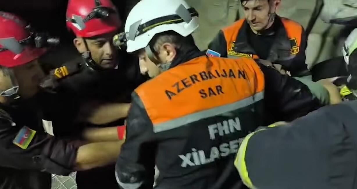 В Баку обрушился магазин,