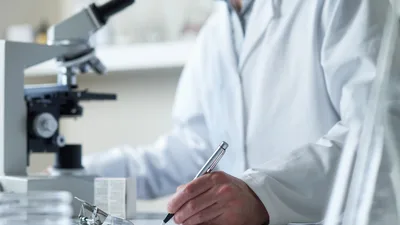 Некоторым казахстанцам официально “продлили“молодость до 44 лет