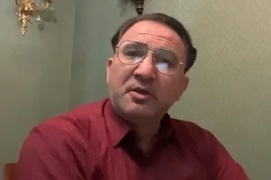 Азиз Хакимов приговорён к 4 годам 2 месяцам колонии 17:57 / 11.08.2026 17:57 / 11.08.2026 Азиз Хакимов приговорён к 4 годам 2 месяцам колонии