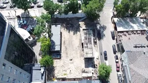 На месте снесённой многоэтажки в Алматы нашли новый самострой