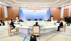 Садыр Жапаров принимает участие в заседании ВЕЭС в узком составе