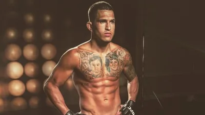 Бывший чемпион UFC объявил об отмене боя в Казахстане