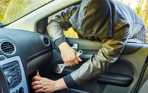 Задержан подозреваемый в краже из автомобиля