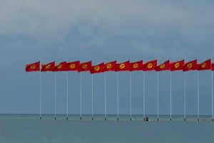 Чемпионат UIM F1H2O. Флаги Кыргызстана установили прямо в озере Иссык-Куль