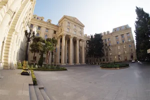 Айхан Гаджиев из Баку отвечает Франции