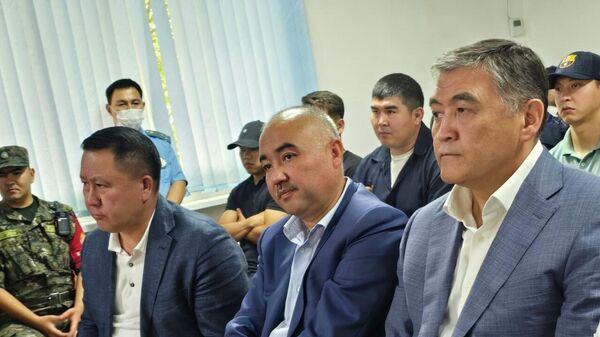 Суд по "Письму 75" вновь стал закрытым. Асанов возмутился, его вывели — видео