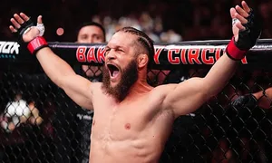 Физиев нокаутировал Торреса в главном бою турнира UFC в Баку