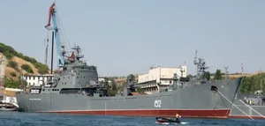 Украина поразила два десантных корабля ЧФ России стоимостью $150 млн в Севастополе