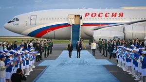 Как встретили Путина в аэропорту Астаны