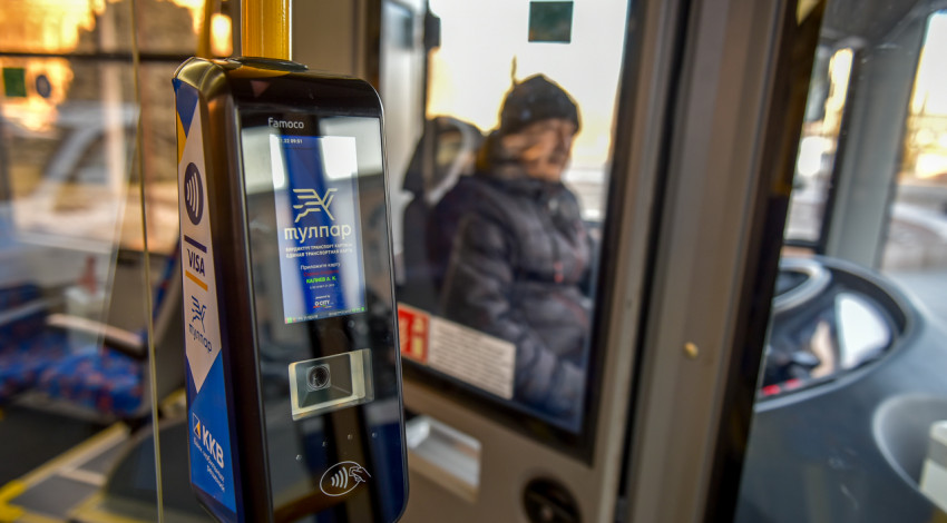 Отказ от налички в автобусах: в Бишкеке на остановках установят терминалы