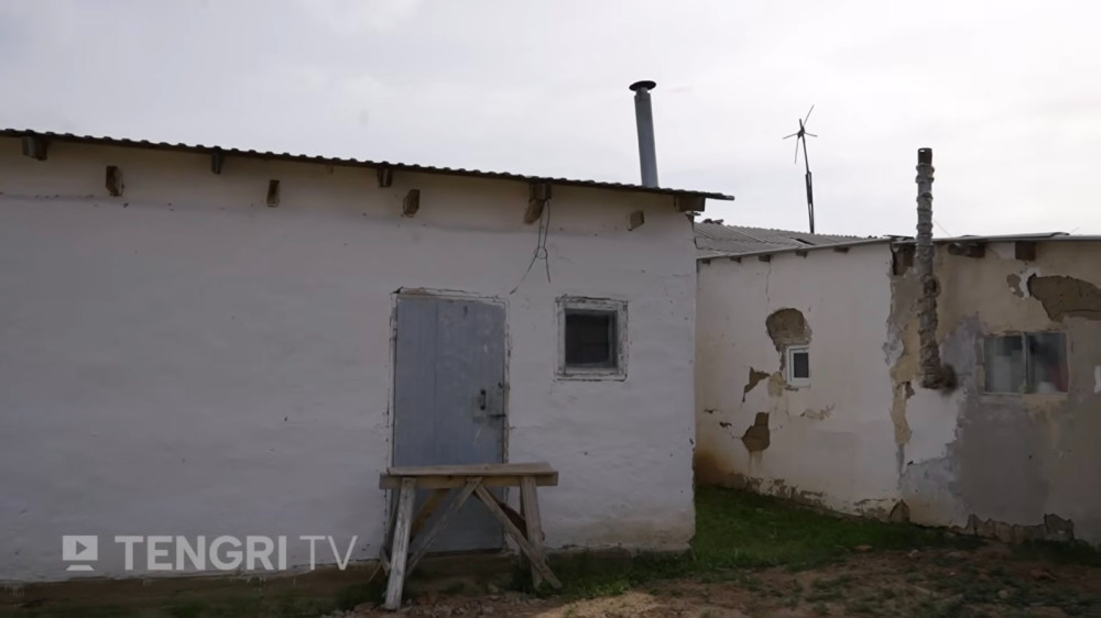 Жестокая расправа над семьёй в Атырау: кадры с места, где убили пожилых супругов