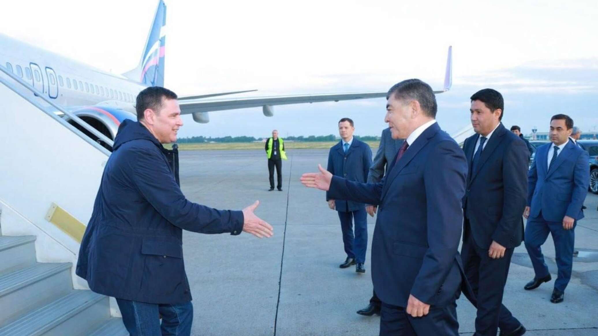 Помощник президента России Дмитрий Миронов прибыл с рабочим визитом в Узбекистан