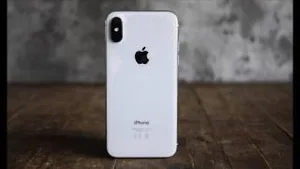 Apple признала iPhone X устаревшим
