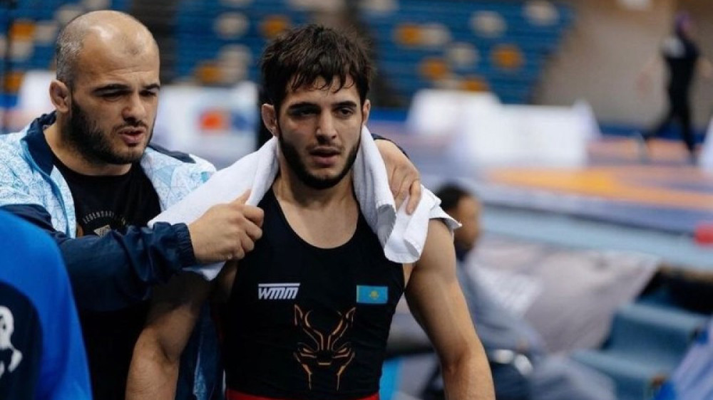 Казахстанский борец завоевал золото чемпионата Азии в напряжённом финале