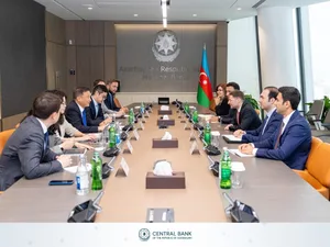 Центробанк Азербайджана и UnionPay обсудили развитие цифровых платежей и QR-технологий