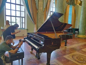 Берегут. На рояле Steinway & Sons в Театре оперы разрешают играть не всем