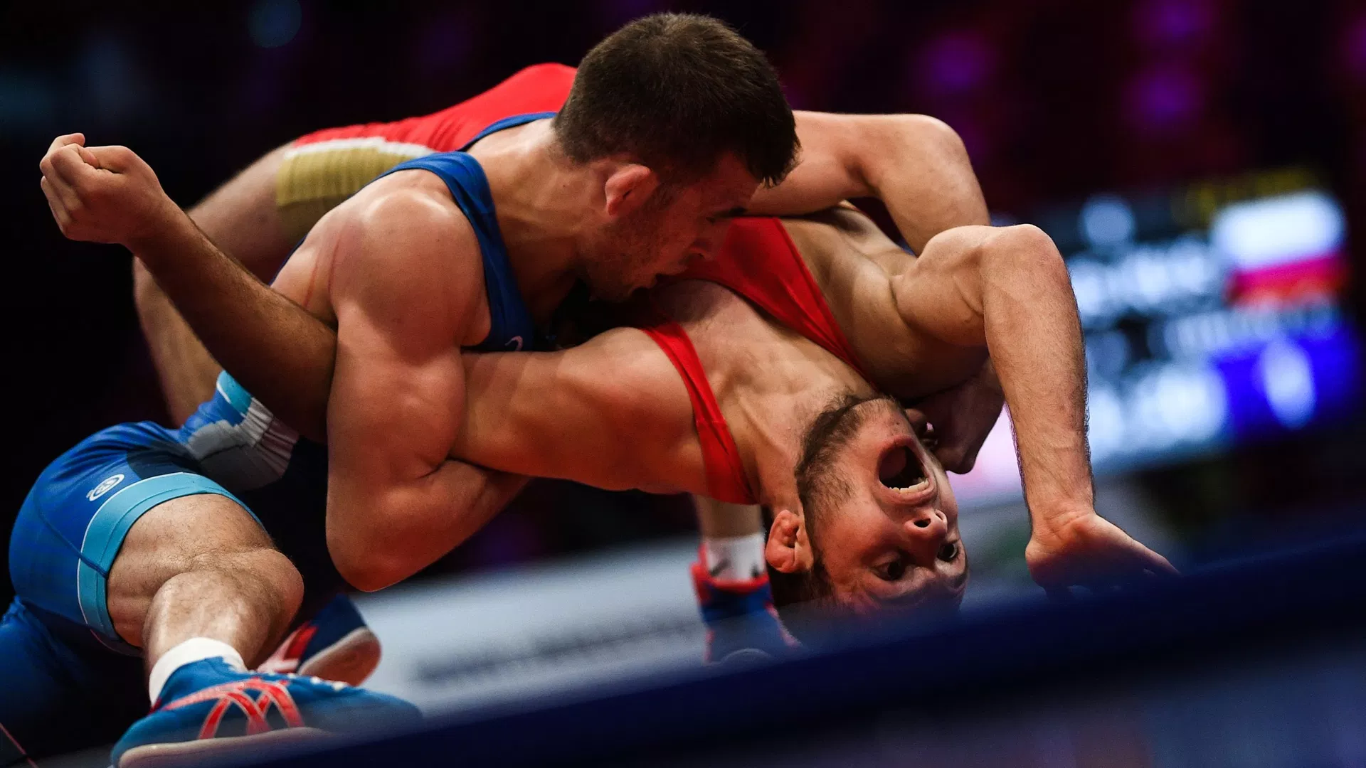Армения отправит молодых борцов в Баку на чемпионат мира