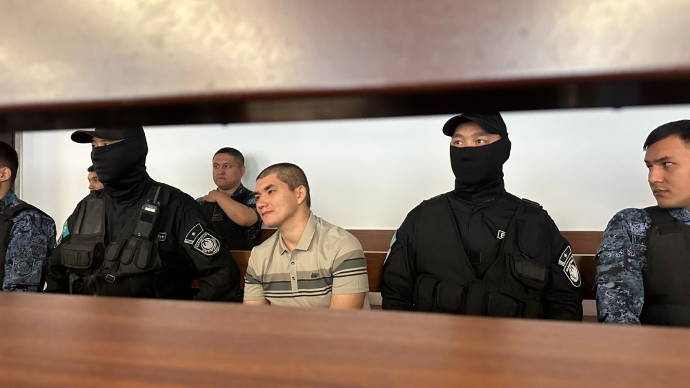 60 ударов ножом. Новые подробности убийства семьи в Атырау
