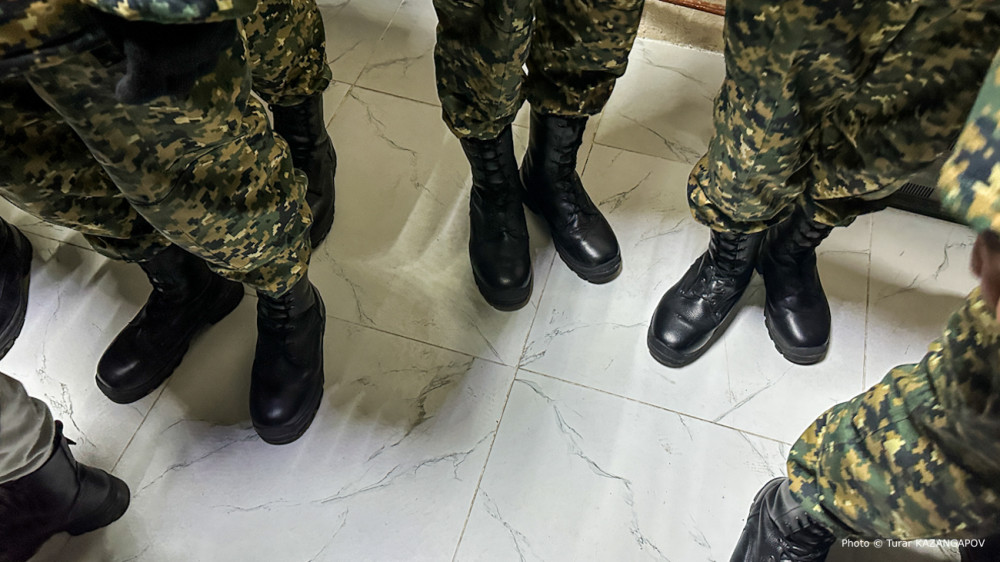 Солдат-срочник выпал из окна в воинской части Конаевского гарнизона