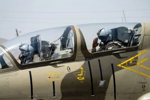 Военные летчики выполнили задачи по боевому маневрированию