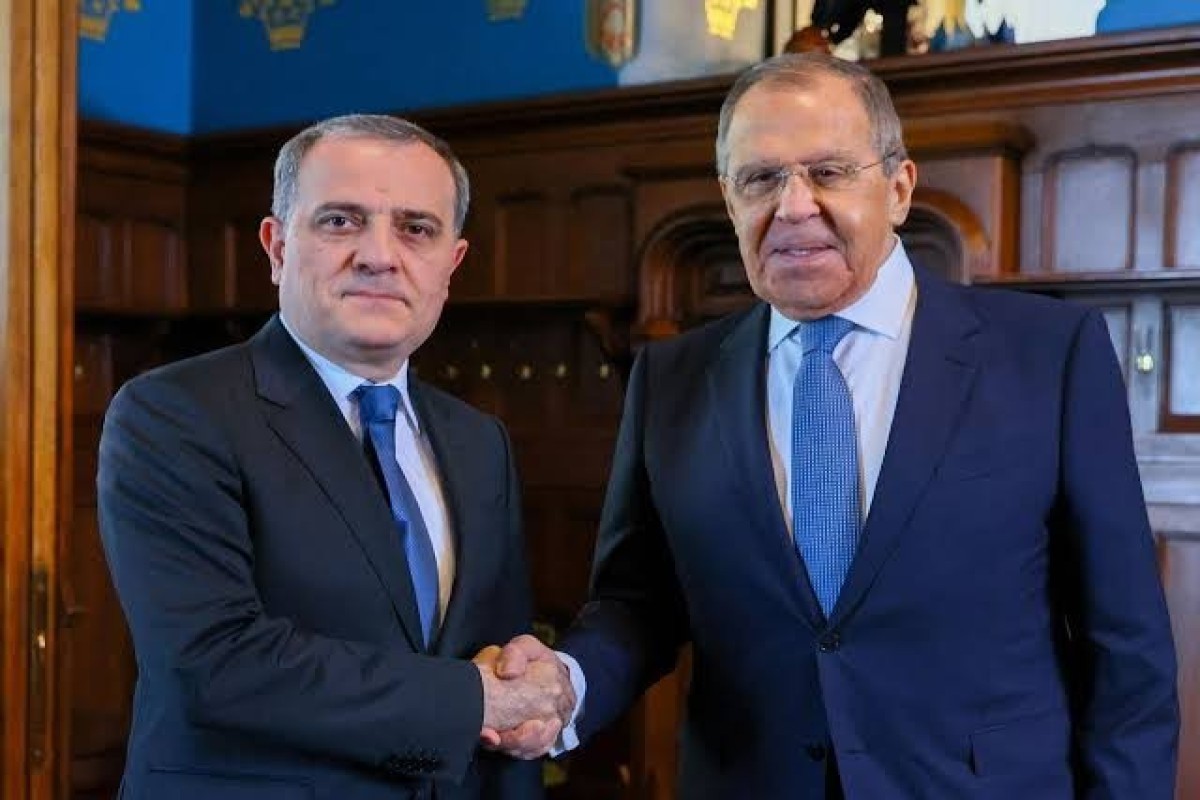 Главы МИД Азербайджана и России проводят пресс-конференцию