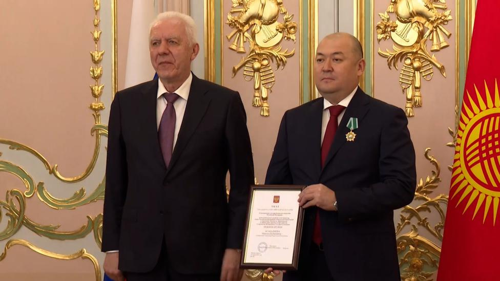 Генпрокурора Кыргызстана Максата Асаналиева наградили российским орденом Дружбы