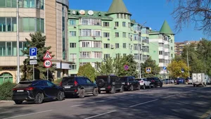 Парковки возле дома станут бесплатными - новые правила рассматривают в Алматы