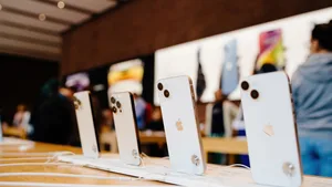 Эра “дешевых“айфонов всё? Сколько будут стоить гаджеты Apple в тенге