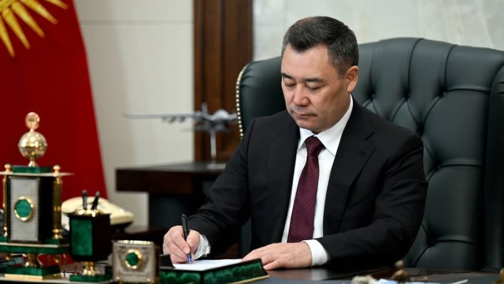 Садыр Жапаров подписал новый закон о референдуме