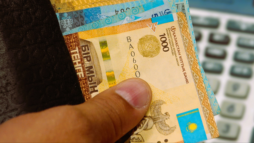 Мерседес и чёрную Магию продают всего за 2,5 тысячи тенге