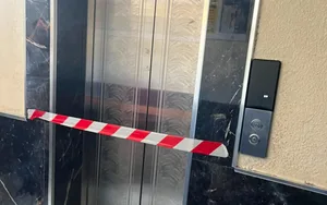 В Баку жители жилого здания остались без лифтов после проверки МЧС