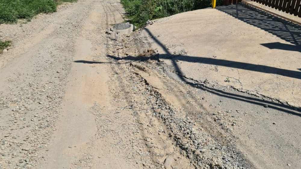 Без воды и дорог - как живут жители частного сектора на окраине Алматы