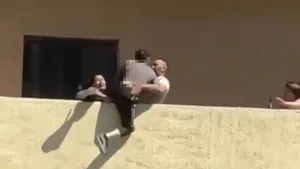 В Астане полицейский спас пытавшегося выпрыгнуть с десятого этажа мужчину