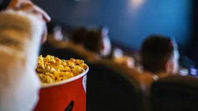 Подавился попкорном в кинотеатре и умер - в Минздраве раскрыли подробности трагедии