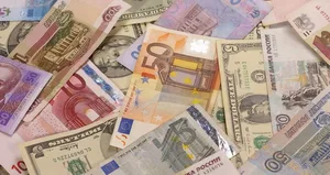 Рубль бьет годовые рекорды при падении евро и юаня: курс валют на 18 мая