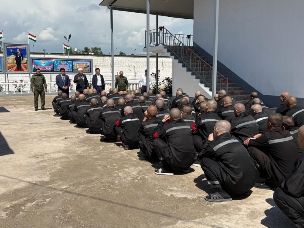 Более 18 тысяч человек подпадут под амнистию в Таджикистане