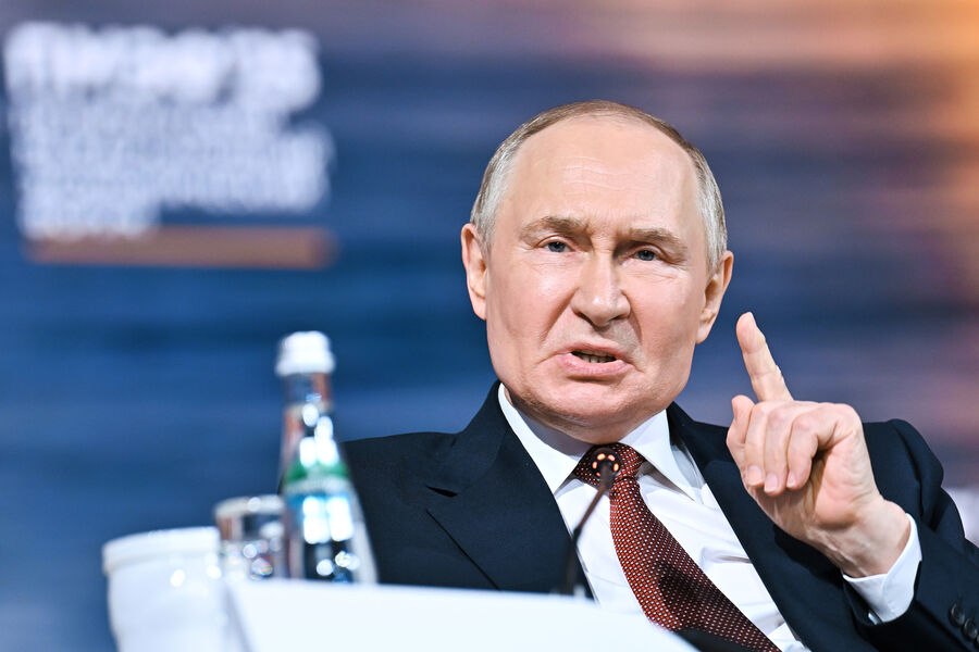 Путин заявил, что Украина ежедневно теряет территории