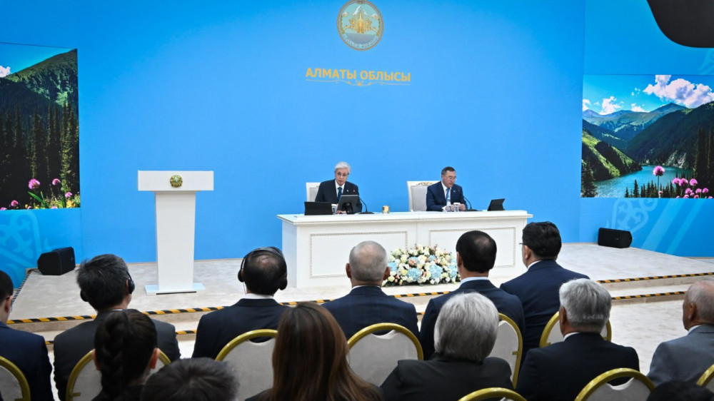 Не просьба, а конкретное поручение. Президент призвал чиновников принимать волевые решения