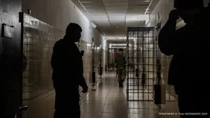 Пятерых полицейских обвиняли в пытках: присяжные вынесли неожиданный вердикт