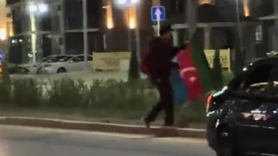 “Целую руки родителей”. Поступок казахстанского школьника восхитил Азербайджан