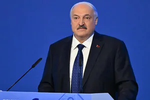 Как когда-то с атомом, наша задача — сделать ИИ мирным и не дать превратить его в оружие массового поражения, - Лукашенко