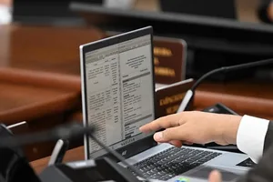 Минфин предлагает усилить контроль за операциями с казино, займами, лизингом и виртуальными активами