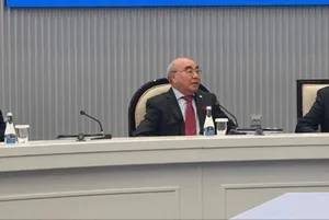 Беглый первый президент КР предложил вручить Садыру Жапарову мандат на 8-10 лет