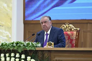 Эмомали Рахмон: За десять лет 129 сотрудников органов юстиции Таджикистана совершили коррупционные преступления